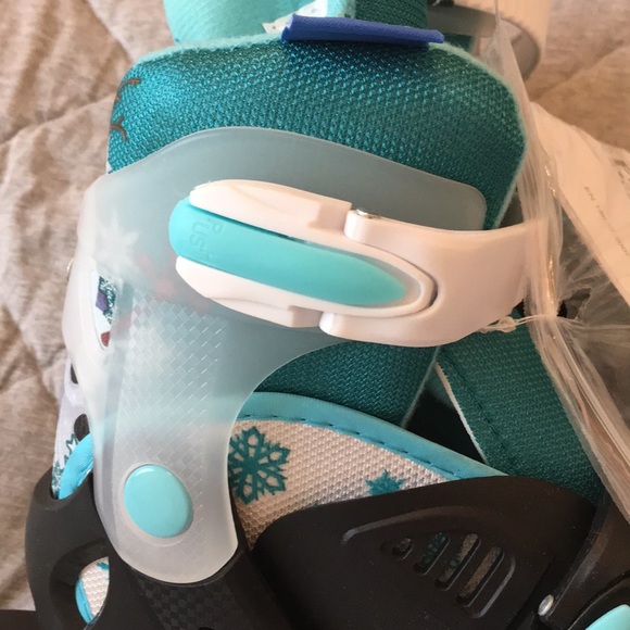 COPY - Frozen Ice and Roller Skates (2 in 1) - Picture 3 of 6